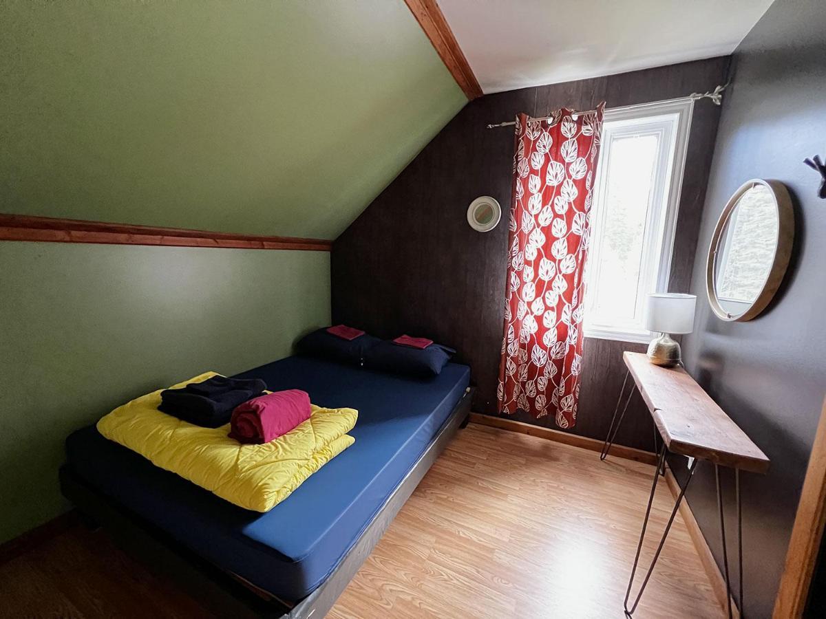 Chill Shack - Auberge Jeunesse Sainte Anne des Monts ภายนอก รูปภาพ